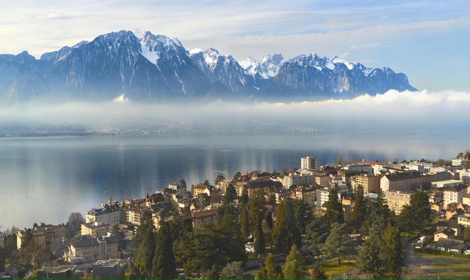 Cote Lac Hostel Evian Bagian luar foto