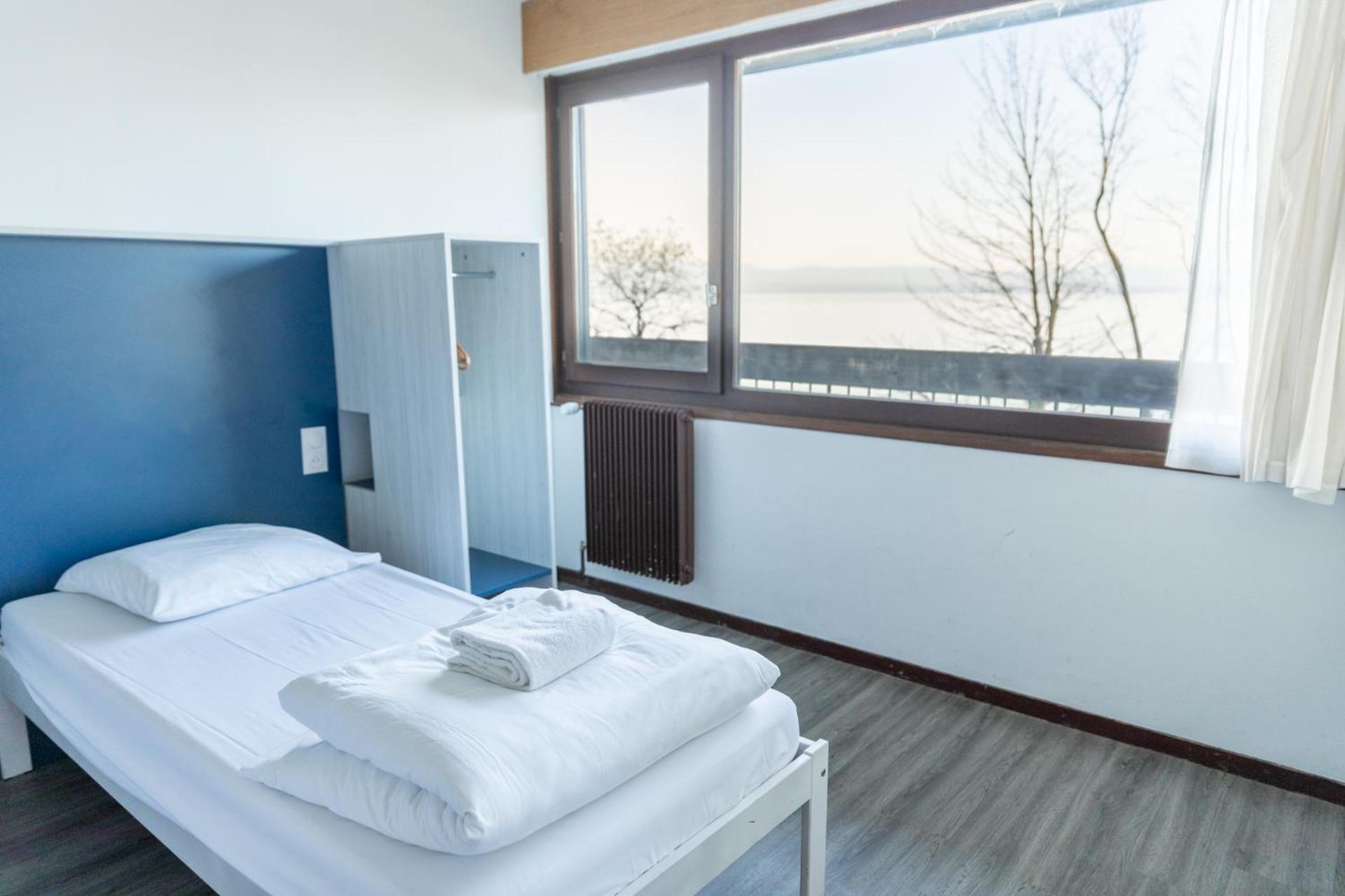 Cote Lac Hostel Evian Bagian luar foto